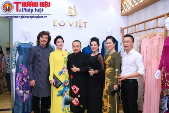 NSND Lan Hương đằm thắm trong lễ ra mắt thương hiệu áo dài Eo Việt
